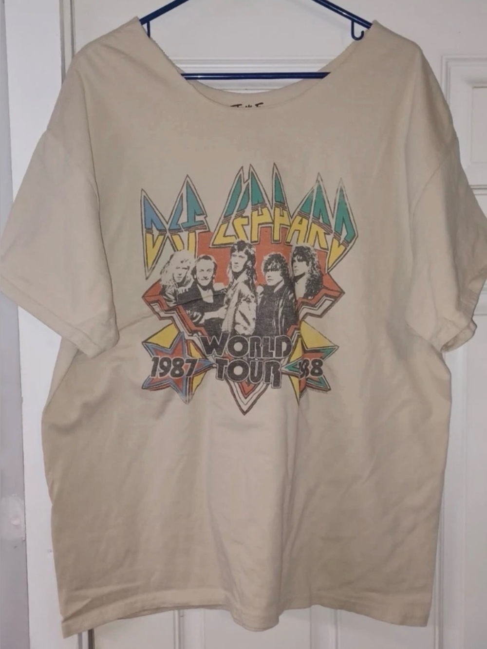 Def Leppard 1987-1988 World Tour Graphics T-Shirt by Junk Food Clothing Size XS